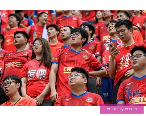 广州队球迷歌声持续回响，彰显支撑球队的强大凝聚力